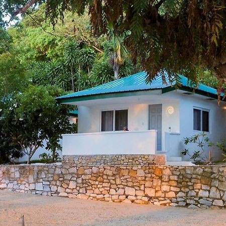 The Three P Beach Resort & Dive Center Agnay Bagian luar foto